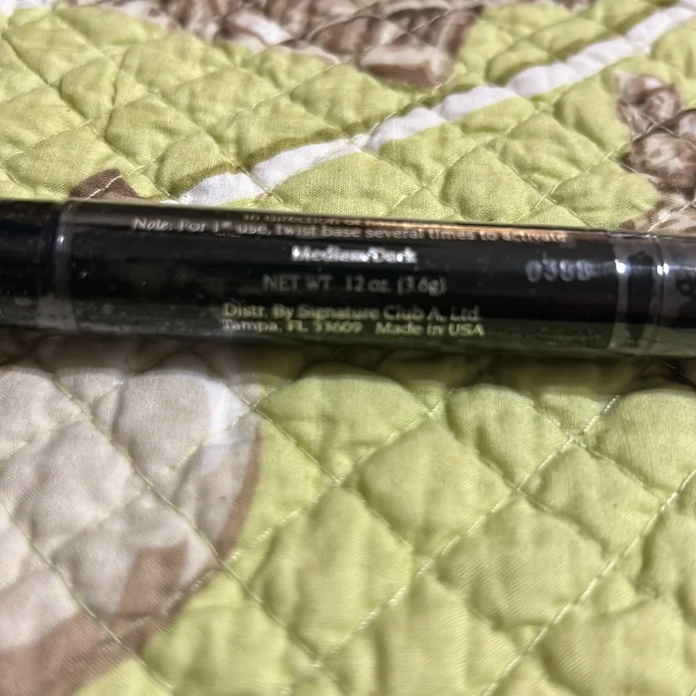 NWT,Signature Club A by Adrienne Arpel,Brush on Eyebrow Color, Medium Dark shade